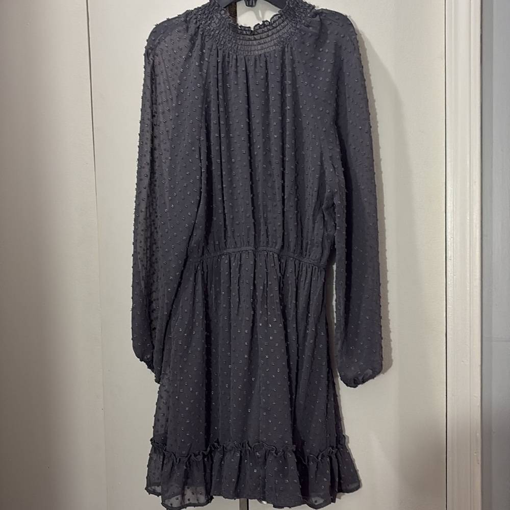 Elegant Gray Long-Sleeve Dress - Picture 2 of 12